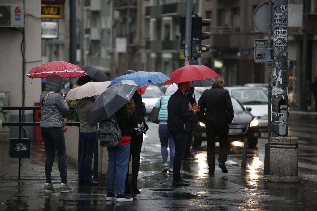 U Srbiji Danas Naobla Enje S Ki Om I Pljuskovima Osetno Sve Ije