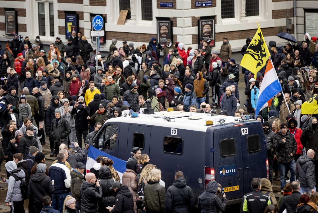 Vodenim Topovima Na Demonstrante U Amsterdamu