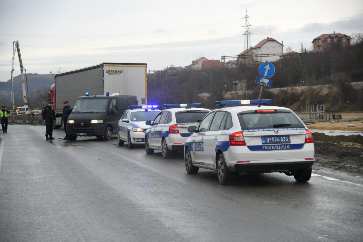 Saobra Ajna Nesre A Kod Temerina Sudarili Se Kamion I Dva Auta Ima