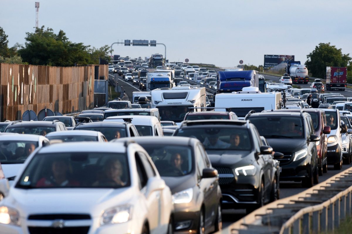 Haos na auto putu u Beogradu Zbog lančanog sudara se formirala