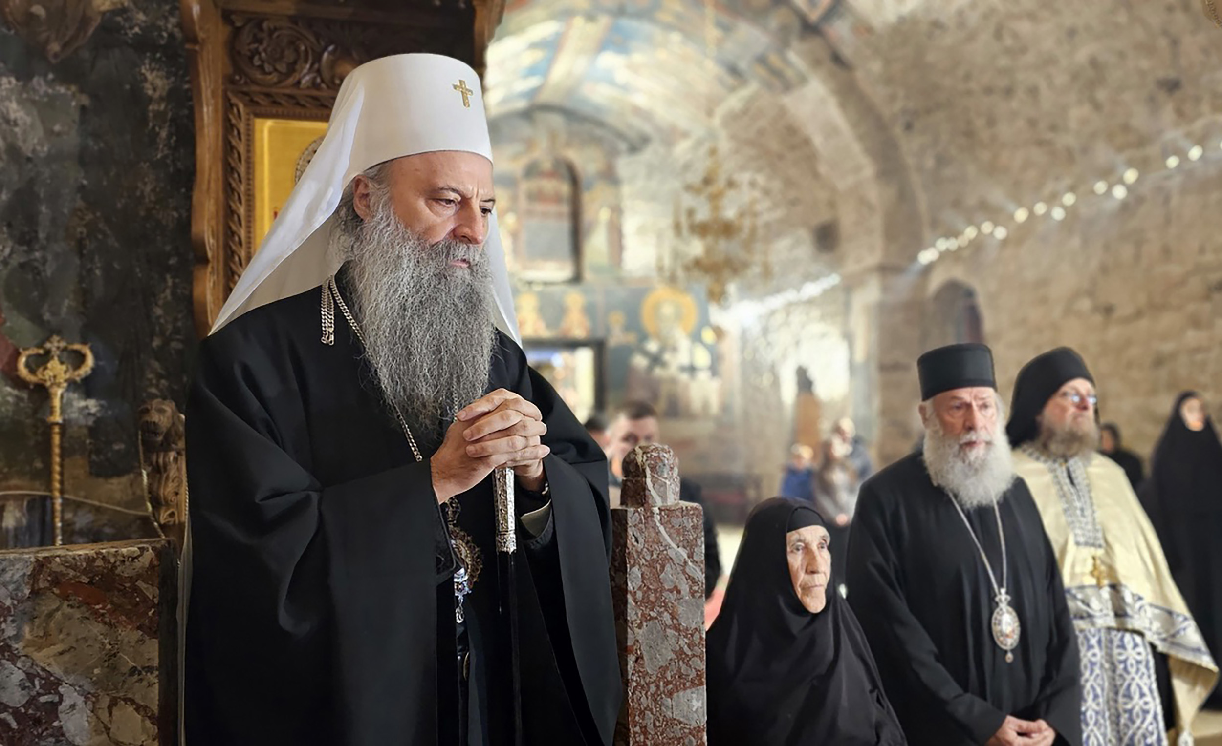 Patrijarh Porfirije stigao u Pećku patrijaršiju gde će sa Srbima na KiM