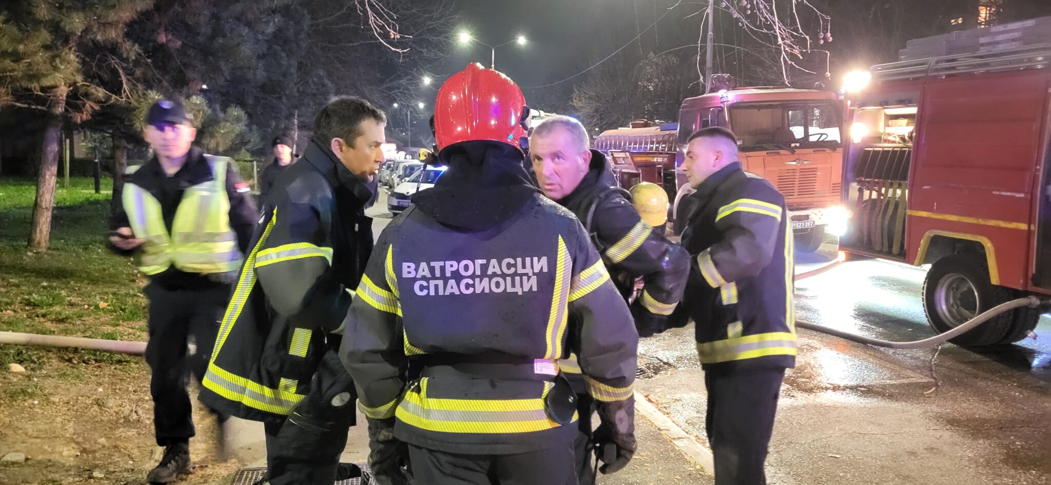 Izbio Veliki Po Ar U Loznici Vatra Guta Gara E U Centru Grada Video