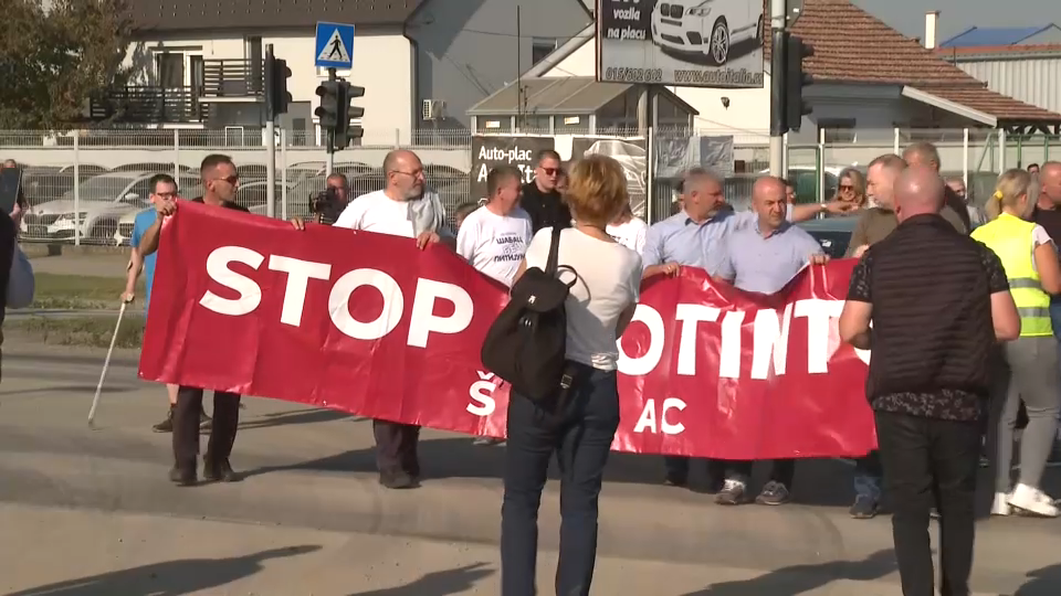 Srbija Mora Da Stane Da Bi Se Ne To Desilo Na Sat Vremena Blokiran