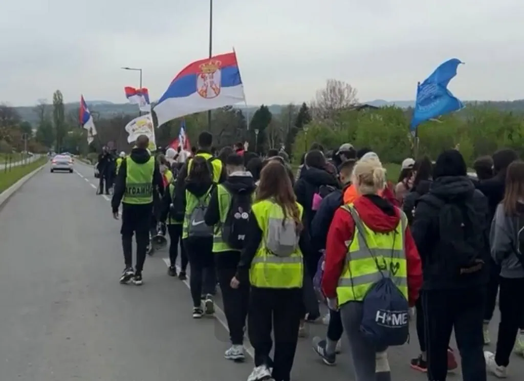 Prva kolona ka Beogradu danas krenula iz Zaječara na završni miting Studentske liste Pobeda zove