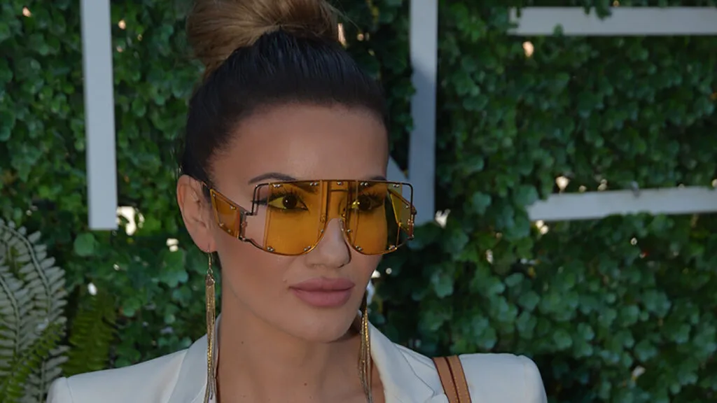 Sindi Models promenila imidž: Sada nosi kratku crnu kosu – „Bomba u 47. godini“ (FOTO)