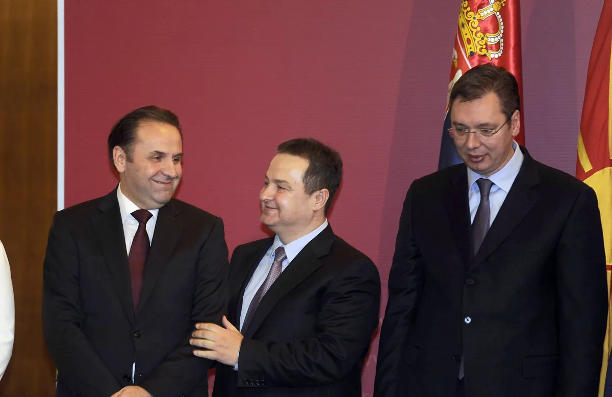 Svi ti lepi trojanski konji: Šta se krije iza odluke Vučića, Dačića i Ljajića da pobegnu od "referendumske atmosfere " i na izbore izađu u više kolona
