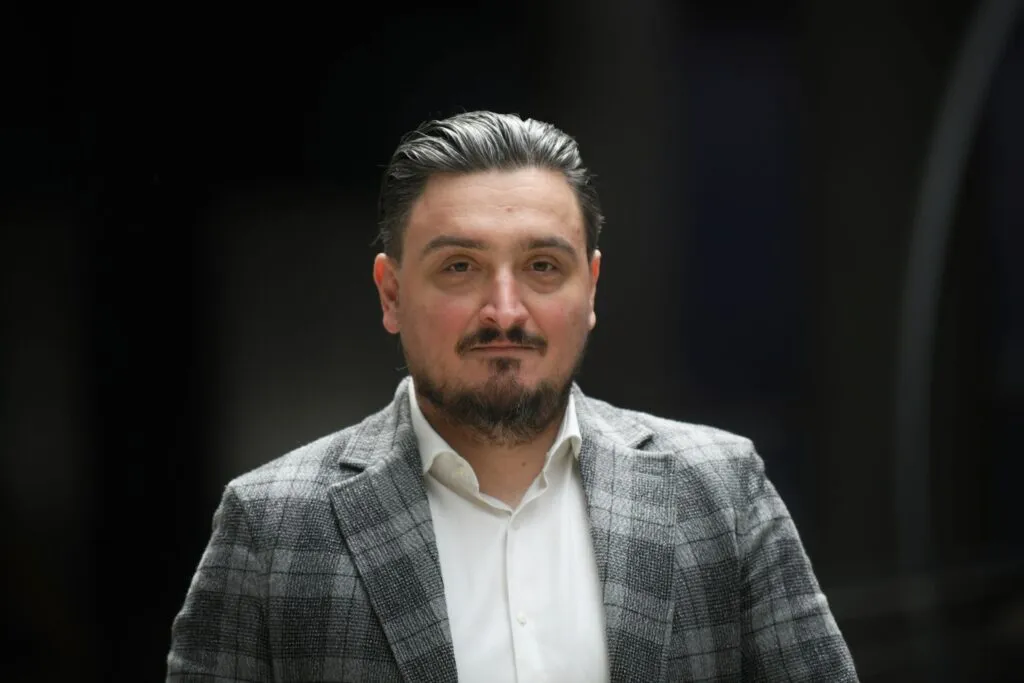 Rajić: Režimski brod pušta vodu na sve strane, izjava Petrova je potvrda onoga što godinama pričamo