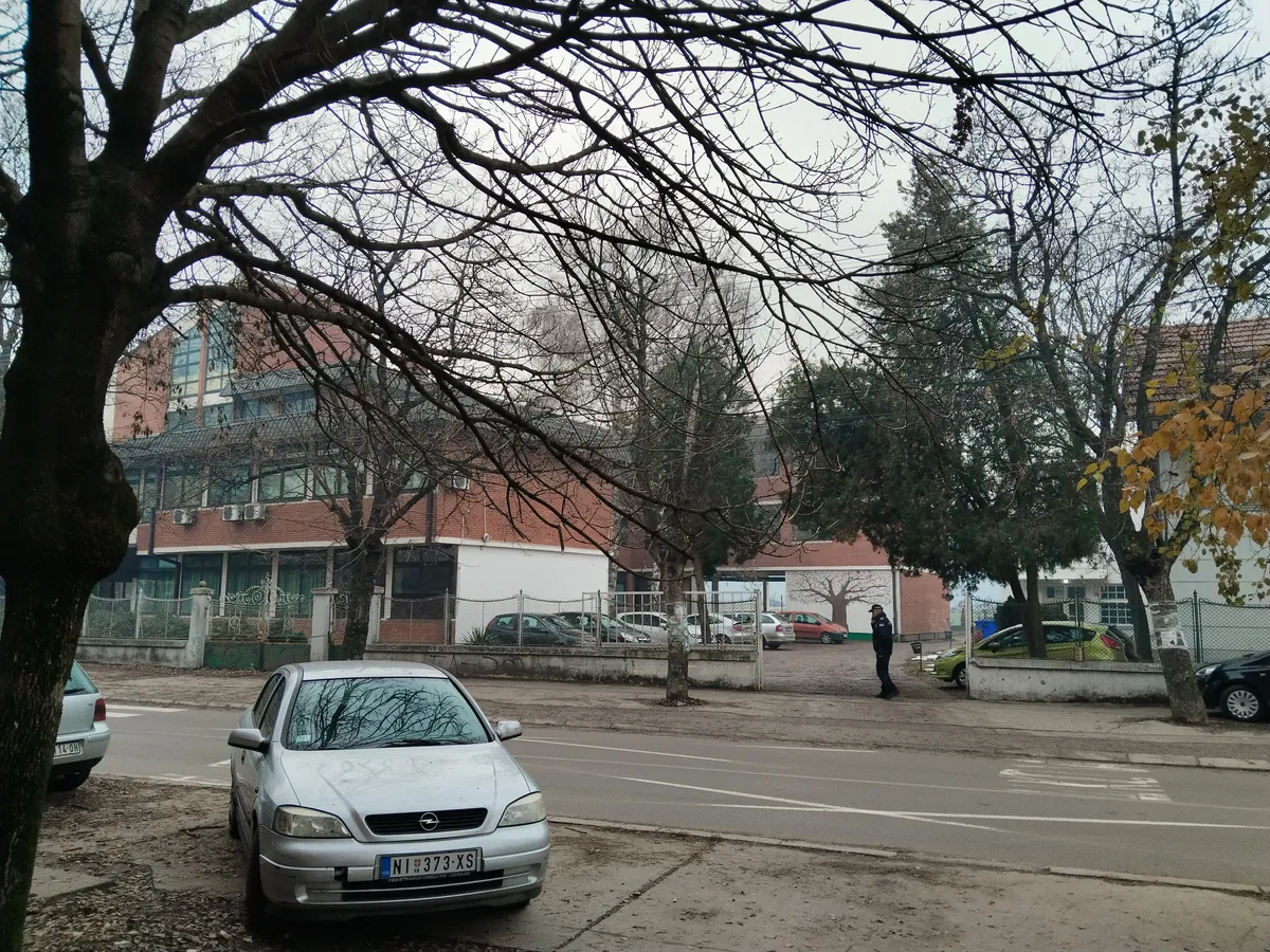 Mladić ubijen u nargila baru u Leskovcu, ubica u bekstvu