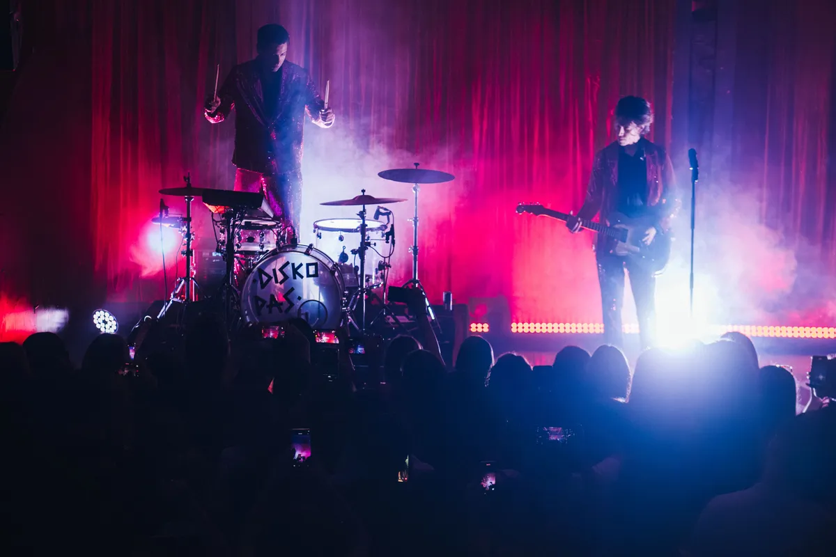 Počeo koncertni maraton Buč Kesidi u Zappa Bazi: Disko šljokice i dva sata euforije