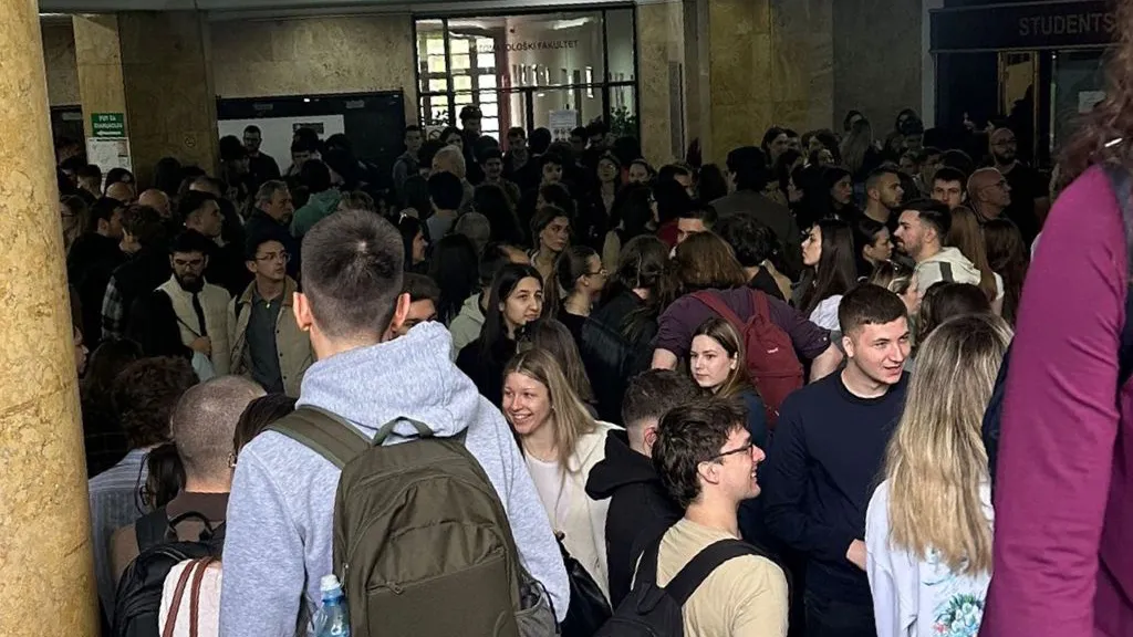 Velika gužva na Medicinskom fakultetu, studenti podneli žalbu zbog lažnih listića na izborima: "Ne povlačimo se"