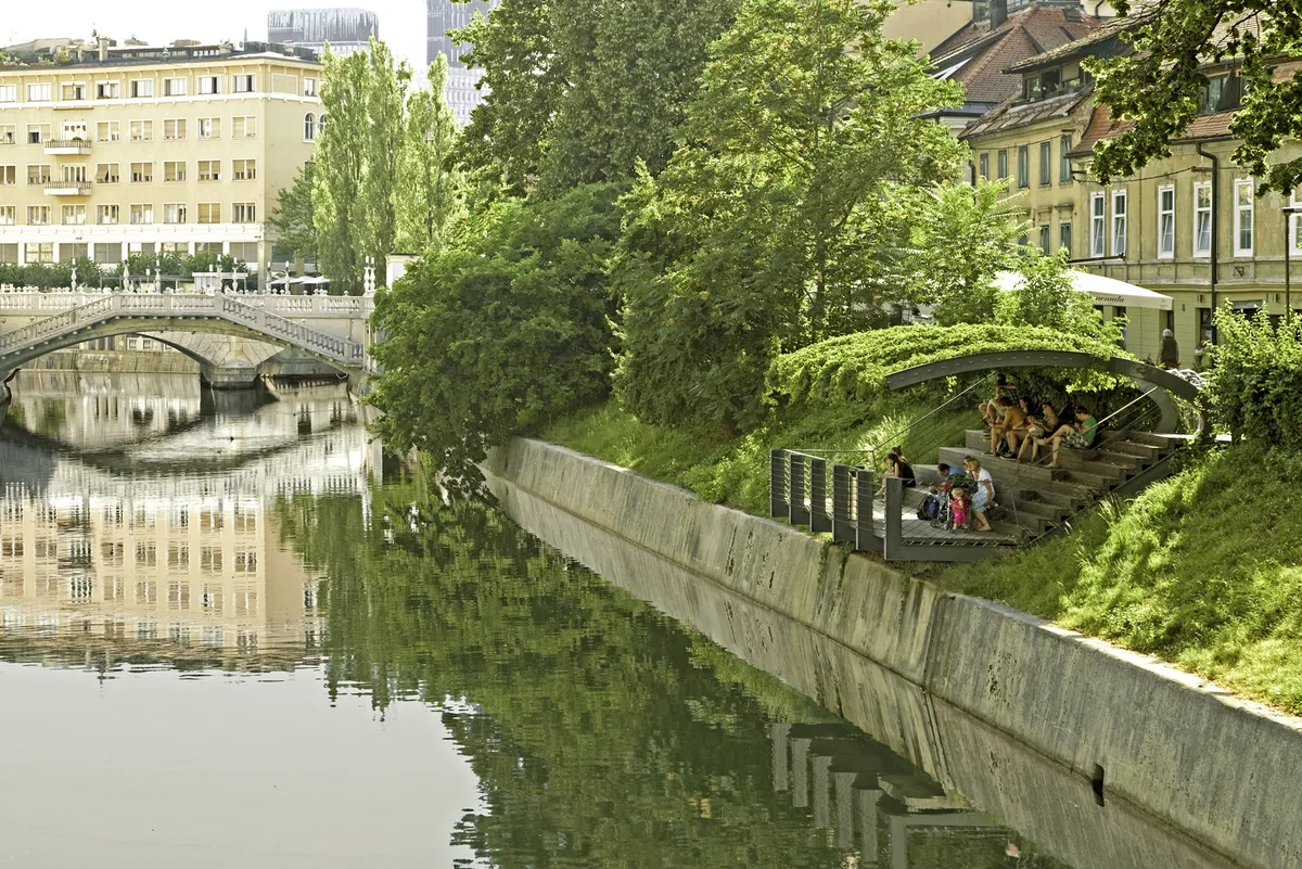 Izložbom "Isijavanje - otkrivene pojavnosti" počinje 21. BINA