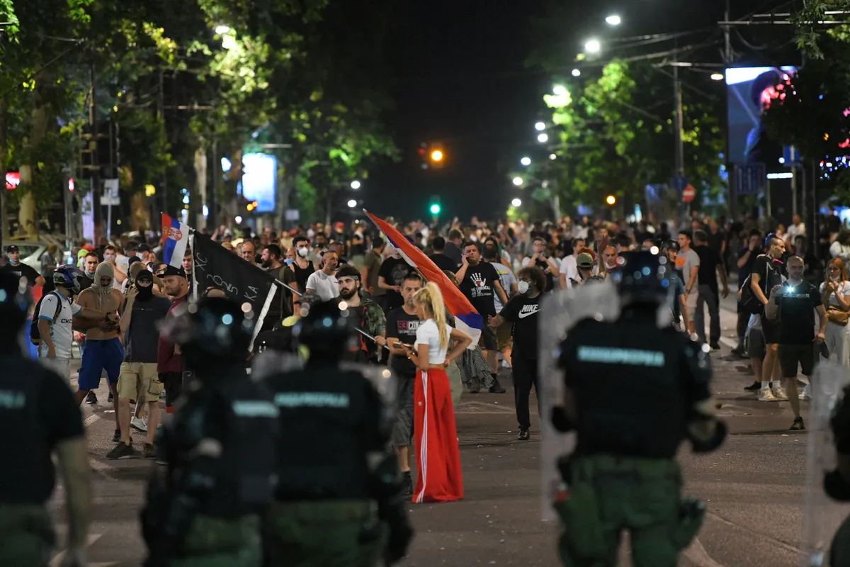 Oglasio se MUP o hapšenju Suzane Jović i još jedne osobe nakon protesta na Slaviji VIDEO