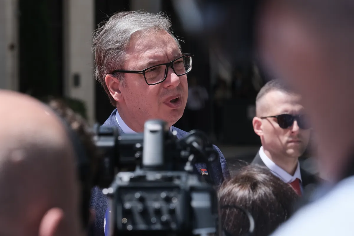 Vučić ne razume smisao zakona koji traži EU, ali kaže da će ga doneti