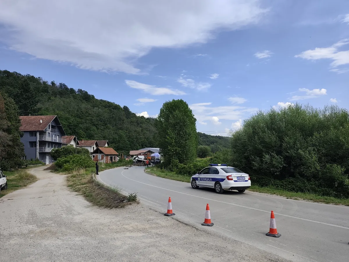 Tragedija kod Gadžinog Hana: Žena poginula u teškoj saobraćajnoj nesreći, među povređenima i dete