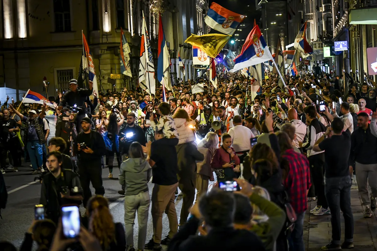 "Zidovi padaju, režimi padaju - uz vas smo": Evropske demokrate o jučerašnjem dočeku studenata i građana u Beogradu