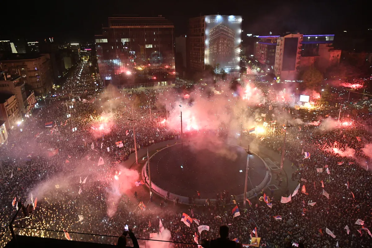 VIDEO/FOTO Pogledajte kako je Slavija večeras izgledala iz ptičije perspektive