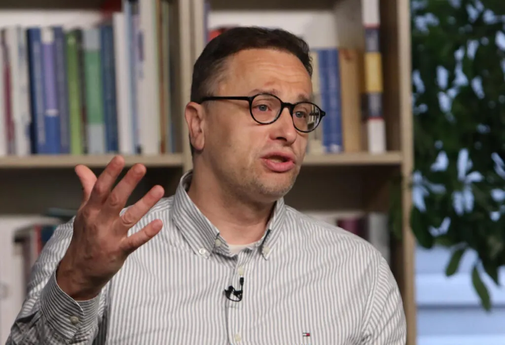 INTERVJU Ognjen Radonjić: Ko stvarno želi promenu režima, treba da podrži studentsku listu, jer dok nam je pištolj na slepočnici, nema mesta za ideološke rasprave