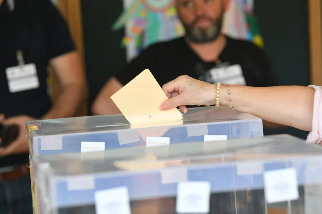 Da li vlast sprema hapšenje studenta i građana uoči protesta na Slaviji i tokom izbornog dana: Pitali smo MUP, BIA, Viši sud, VJT i VST. Svi ćute