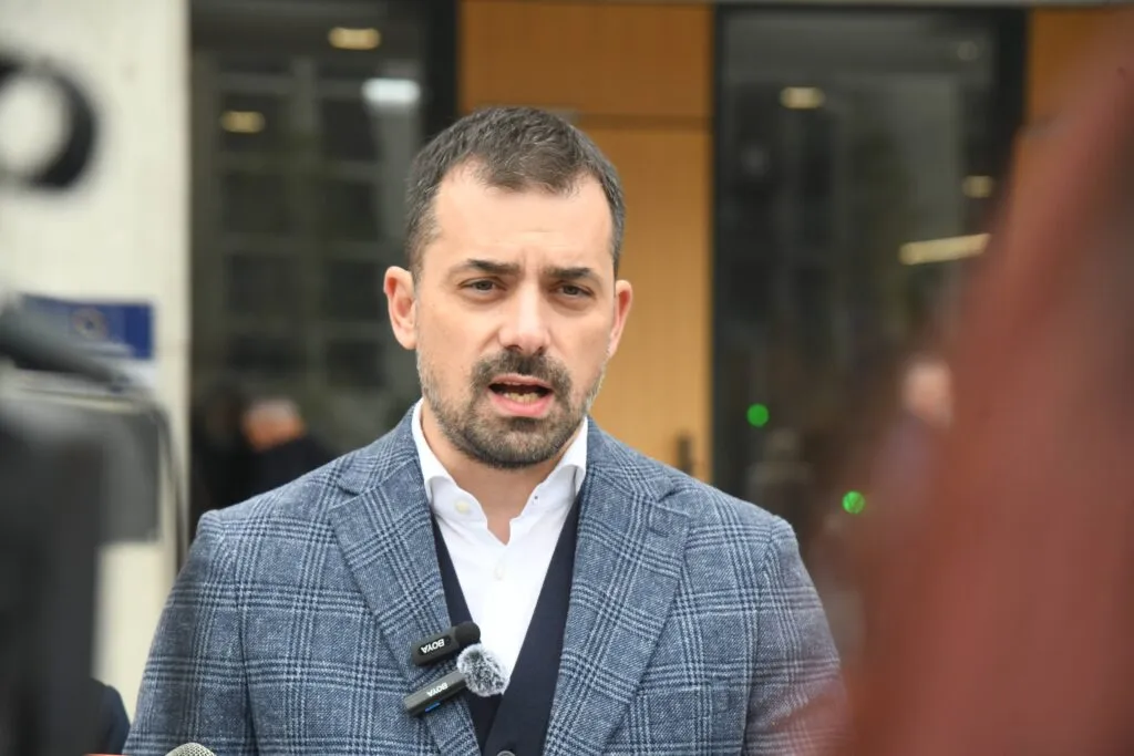 "Nije tačno da smo se razišli zbog podrške studentima. I ja sam s njima šetao": Poslanik NPS o ostavkama članova Odbora u Vranju