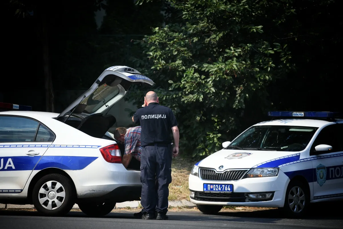 Muškarac upucan kod noćnog kluba u trenutku napada bio naoružan, tvrdi da nije video ko je ispalio hitac: Novi detalji napada u Beogradu