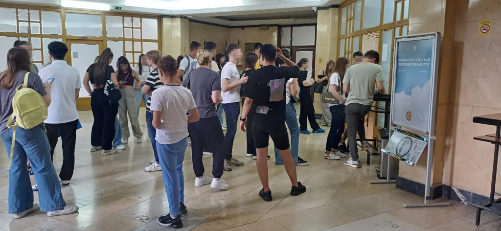 Smerovi na fakultetima koji imaju budućnost, a ostalo je mnogo praznih mesta na budžetu: Sa diplomom jednog satnica 30 evra, sa drugim plata od 150.000 dinara za početnike
