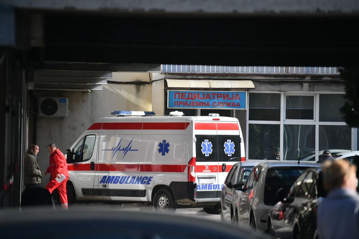 Dečak (12) povređen u saobraćajnoj nesreći u Preljini: Iz čačanske bolnice prevezen na lečenje u Beograd
