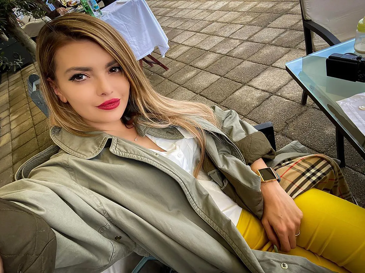 "Jesam sponzoruša": Ćerka pokojnog pevača objasnila zašto je "skupa žena" i ne - nije ono na šta ste pomislili