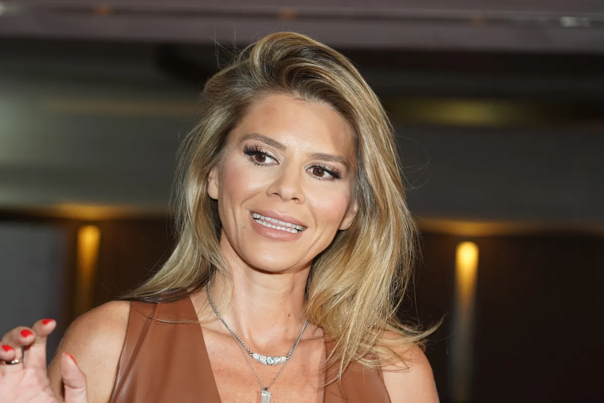 Melini će kuma biti srpska Paris Hilton: Lepotica iz porodice Karić radila na televiziji, bavila se politikom, a ovako danas izgleda (FOTO)