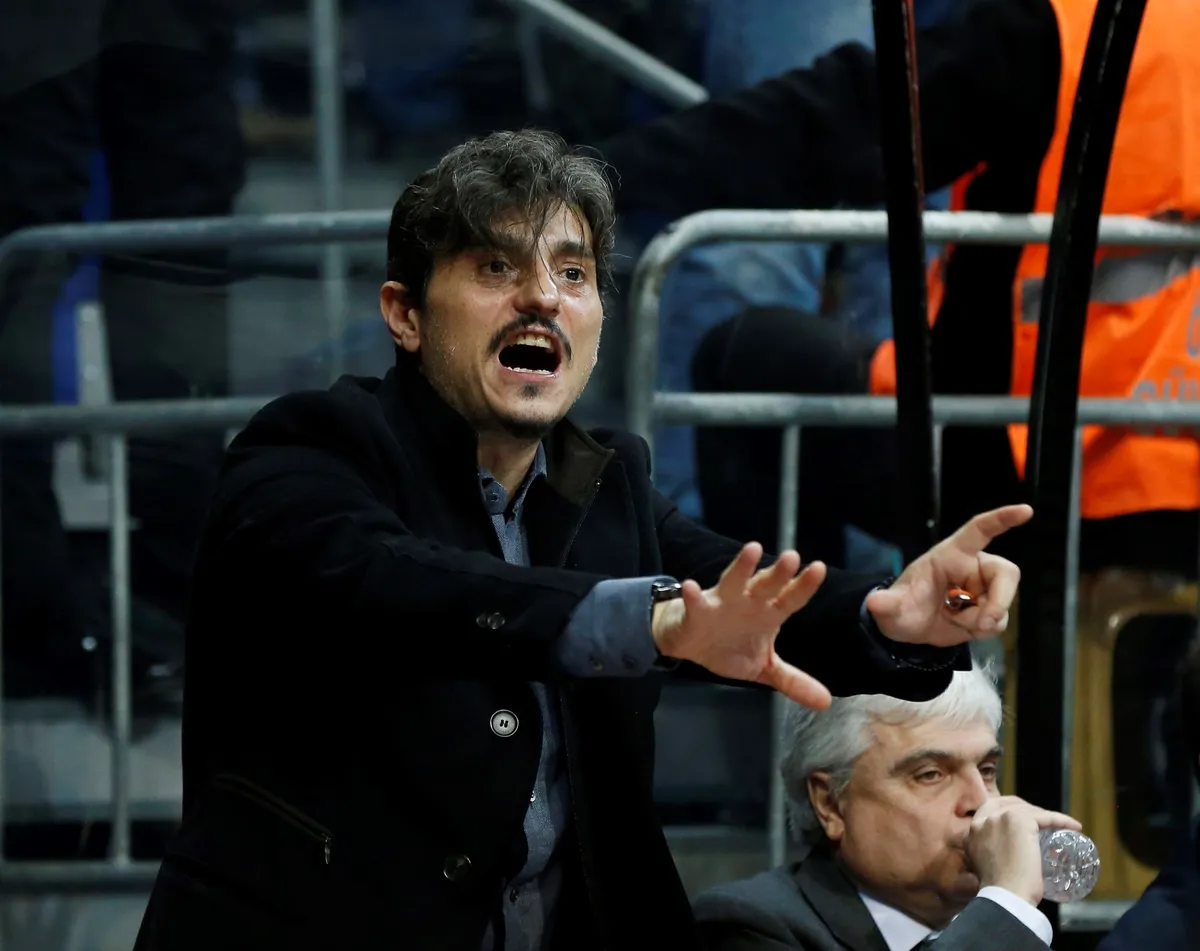 Vlasnik Panatinaikosa izbegao hapšenje u Valensiji, pa usledio nastavak skandala: "Vi ste lažov"