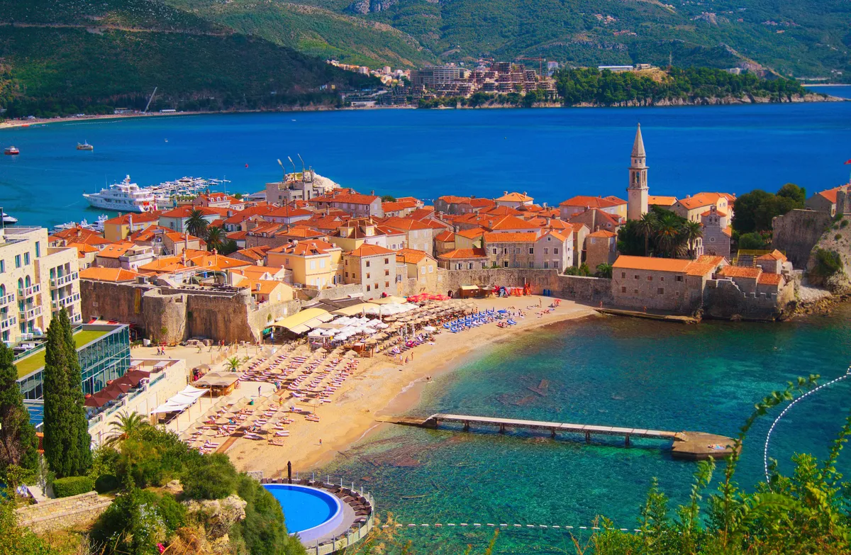 U susret letnjoj sezoni testirali su kvalitet vode na različitim kupalištima u Crnoj Gori - pogledajte kako su prošla omiljena mesta srpskih turista
