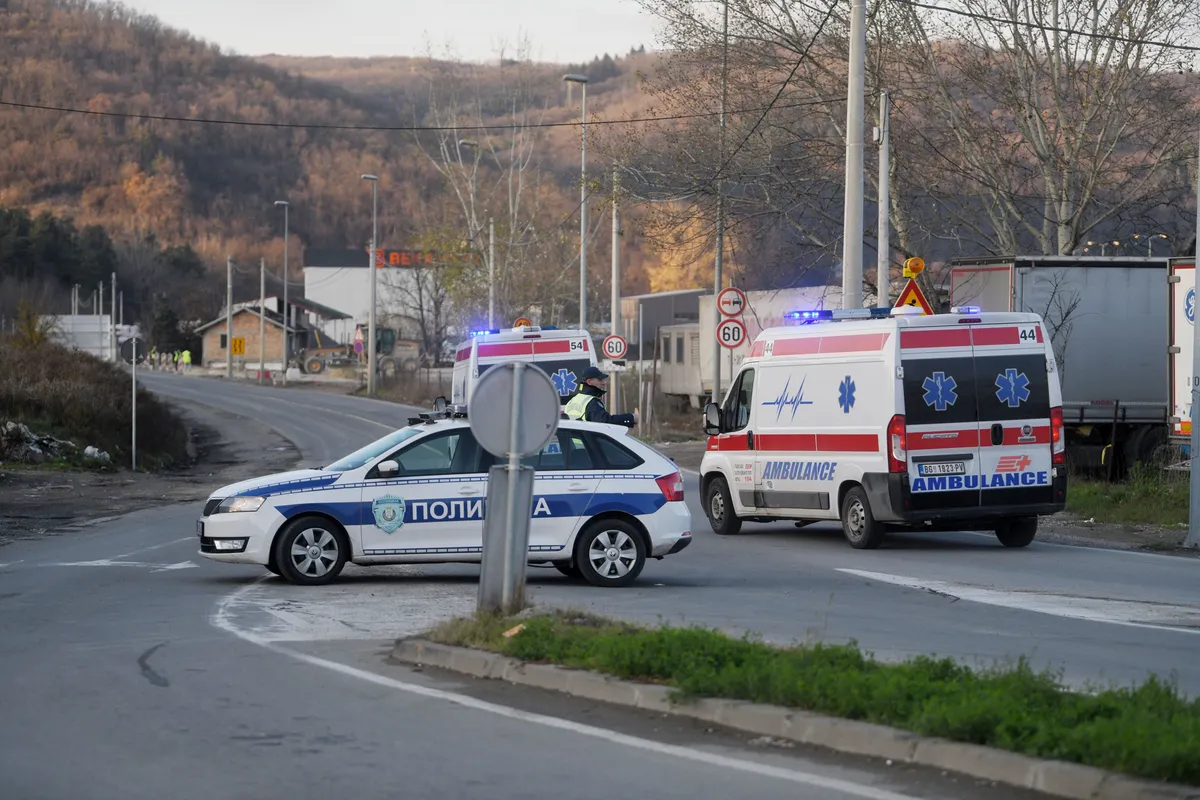 Uznemirujući snimak kruži mrežama: Dvojica muškaraca usred dana tuku maloletnika u parku