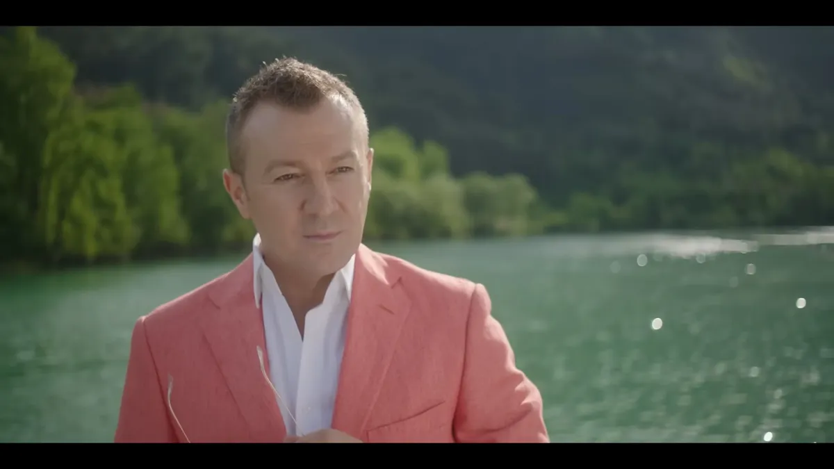 Folker se u tajnosti razveo od ove fatalne lepotice iz spota, komšije sve otkrile: "Nikad nismo videli njegovu ženu"