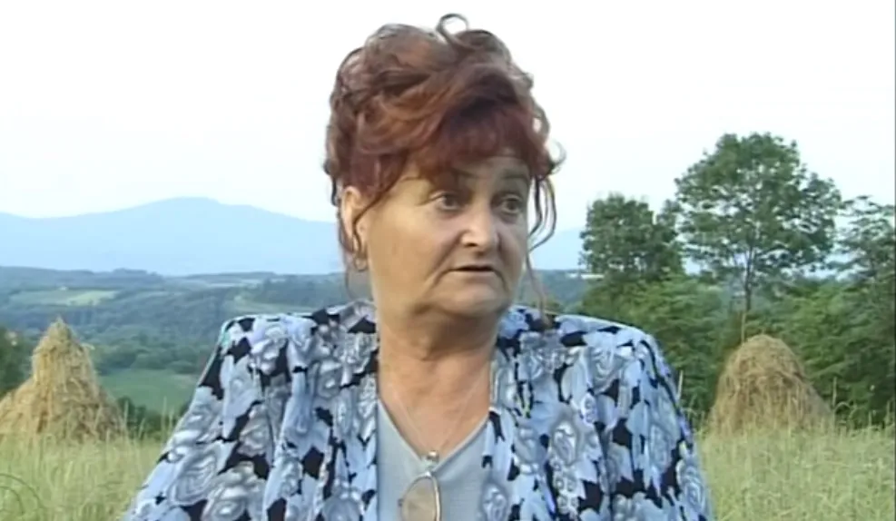 "Umri baba, odmori u grobu, da se ženim, pa da imam sobu": Najsmešniji stihovi domaćih pesama
