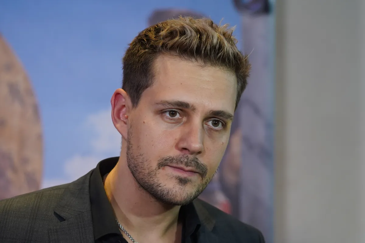 Miloš Biković sina naučio da peva hit Dragane Mirković: Snimak postao viralan (VIDEO)