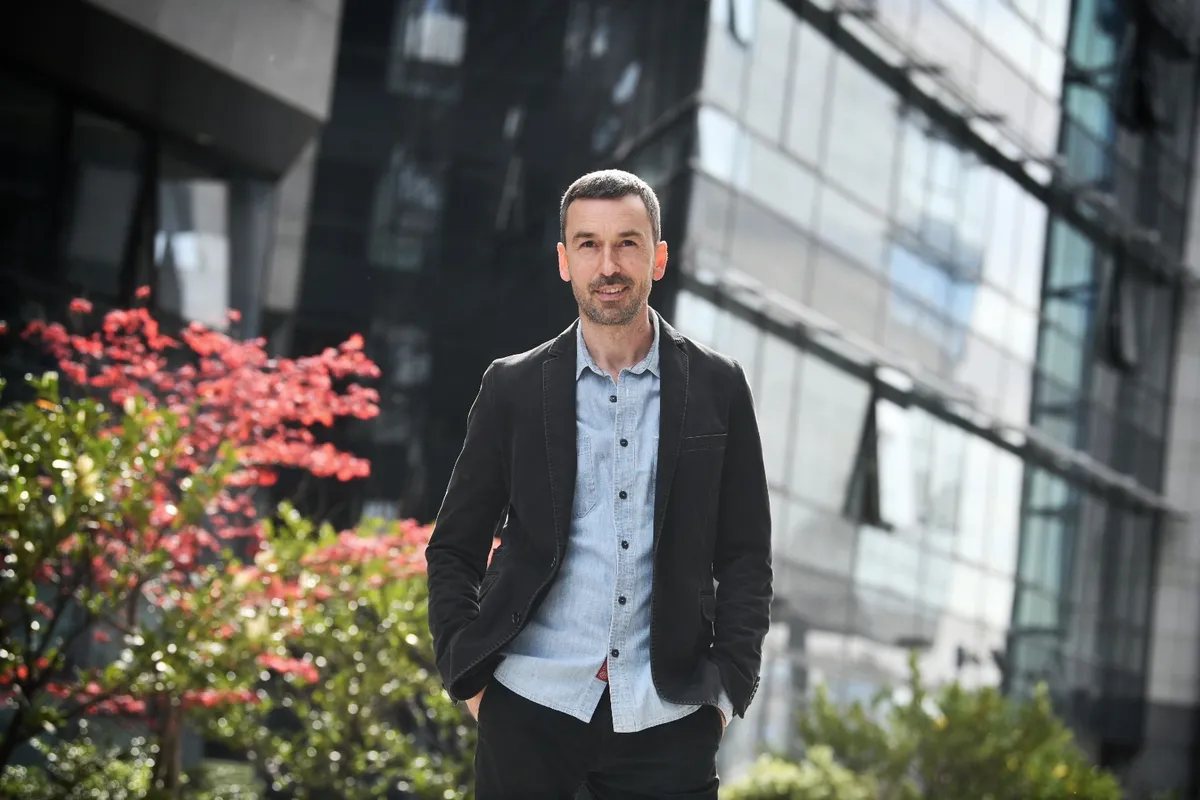 "Žena me je prevarila sa ružnijim od mene, a pola sata posle očeve sahrane mi je rekla da hoće razvod": Naš pevač o životnoj drami