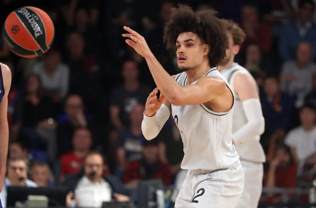 VIDEO Hifi u čudu posle trojke: Gotovo da niko nije video da je lopta ušla u koš