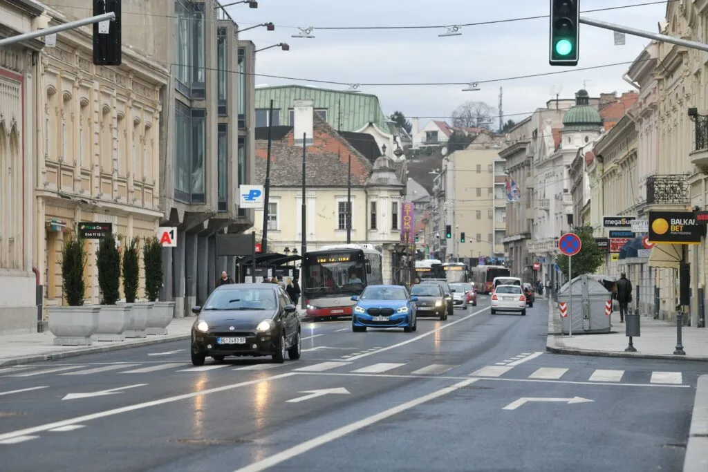 Menja se režim parkiranja u centru Zemuna: Umesto plave uvodi se zelena zona, evo šta to znači i koje su cene