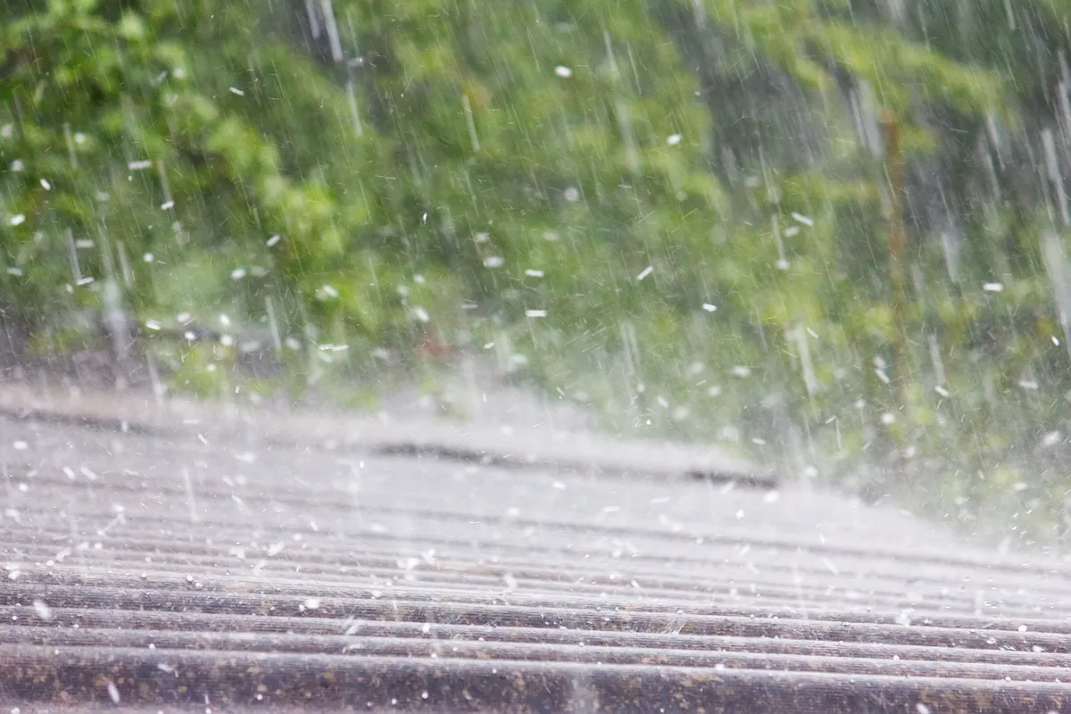 Hitno upozorenje RHMZ za ovaj kraj: Očekujte grad u narednih sat vremena