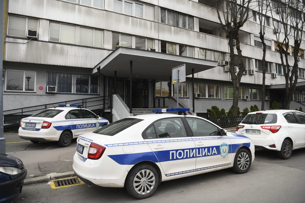 Porodična drama u Beogradu: Našao ženi poruke u telefonu, pa ga istukla, intervenisala policija