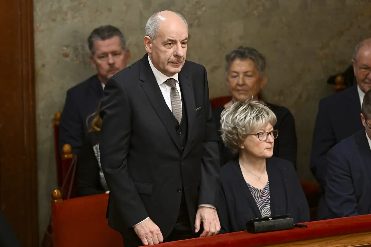 Mađarski predsednik potpisao zakon kojim se završava njegov mandat