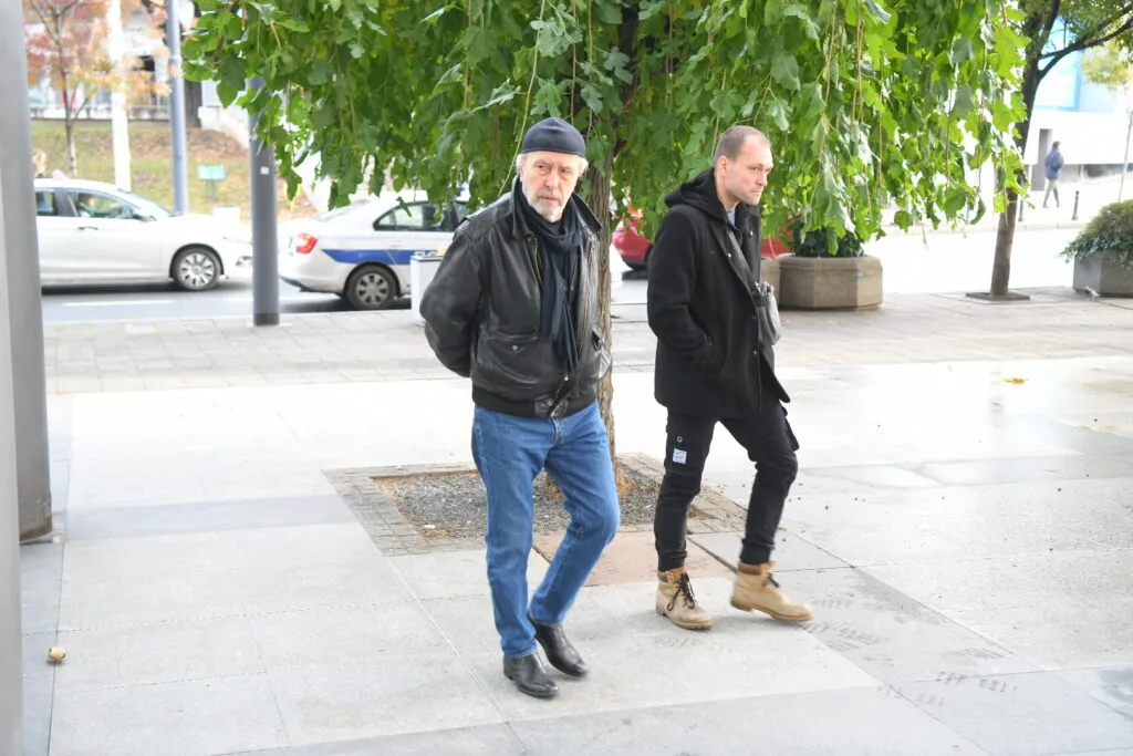 Odrastao je na Kosovu, oženio Hrvaticu, pravio žurke sa Milenom Dravić: Životna priča našeg glumca čijeg sina svi znate