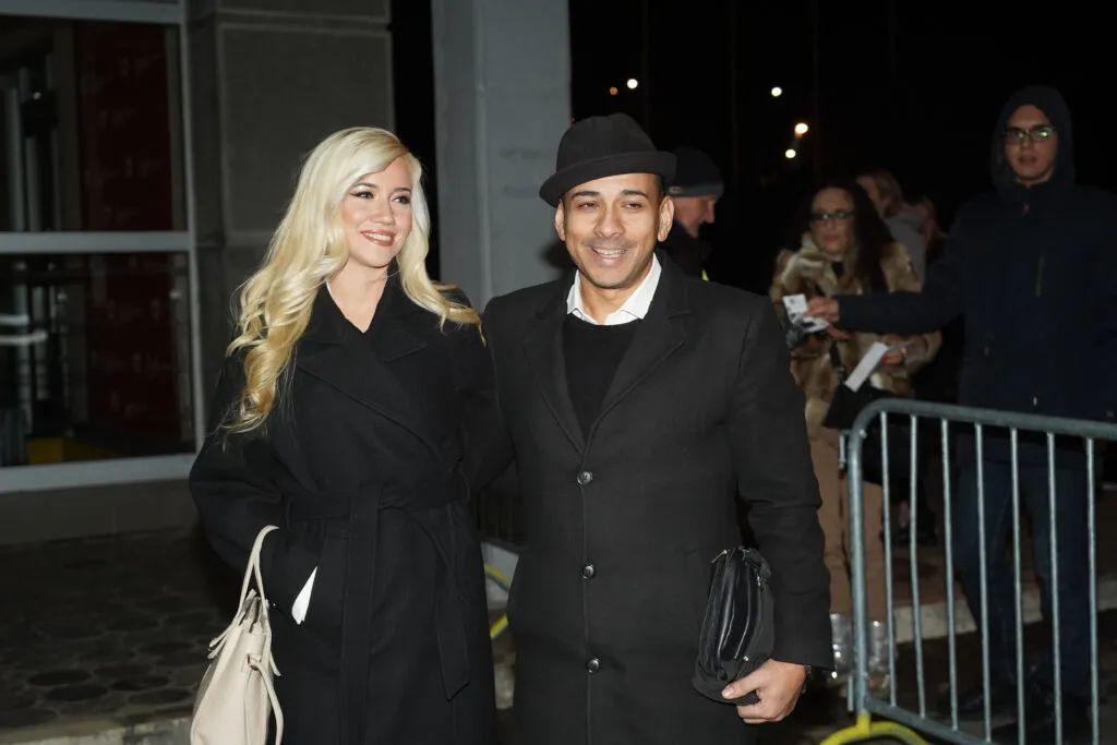 "Prevario sam je sa 21 godinu mlađom": Naš pevač iskreno o razvodu od koleginice