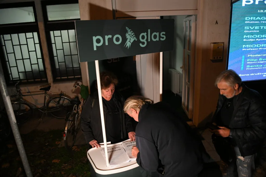 Posle Nemačke, ProGlas stiže u Švajcarsku: Tribine u Cirihu i Ženevi