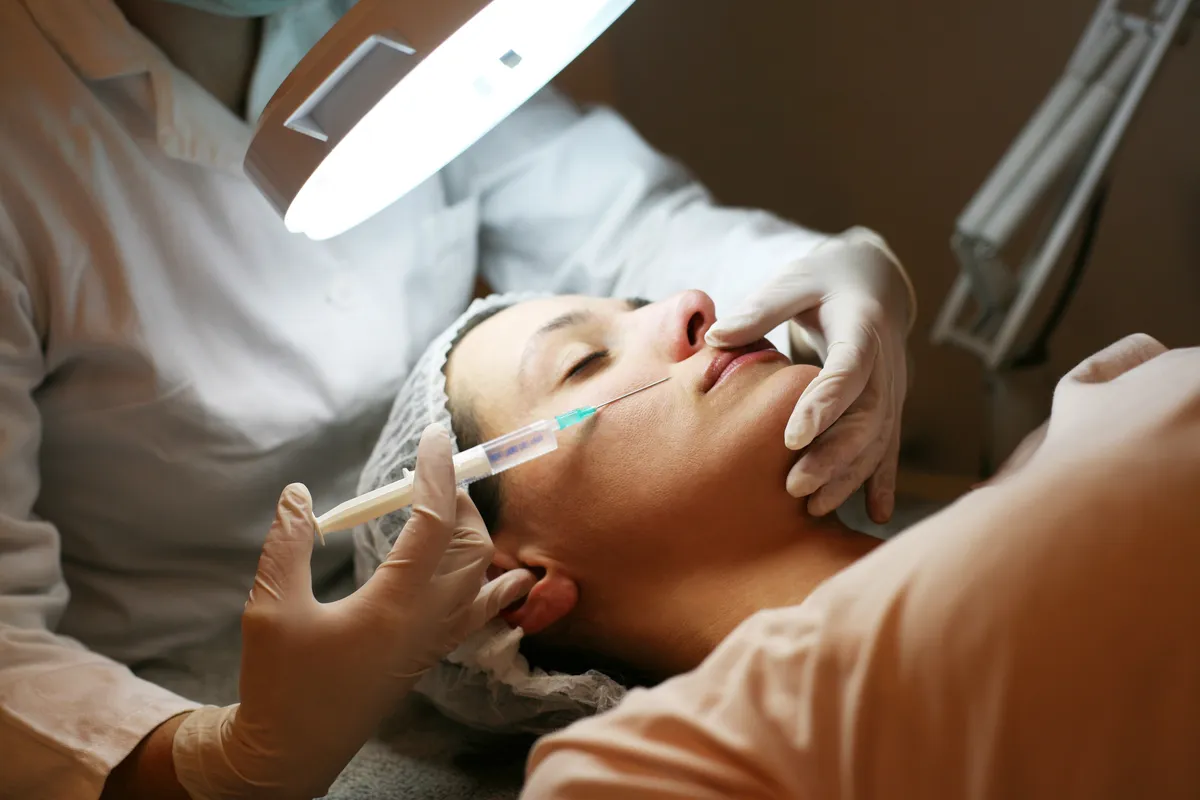Lekar i medicinska sestra iz Skoplja pokušali da prokrijumčare botoks u poštanskoj pošiljci