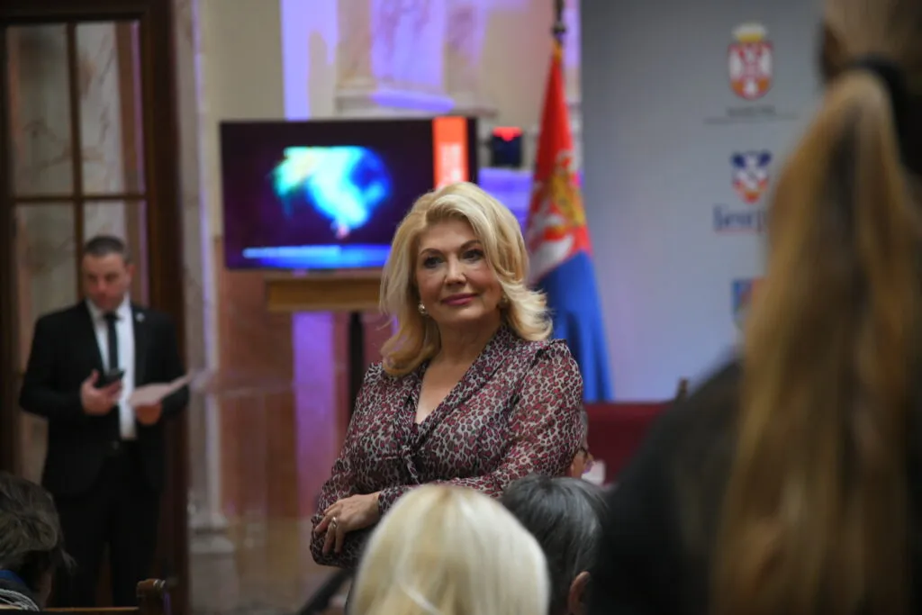 Bivši suprug joj je govorio da nije lepa i da niko ne želi da bude sa njom: Iza osmeha Suzane Mančić krije se velika bol