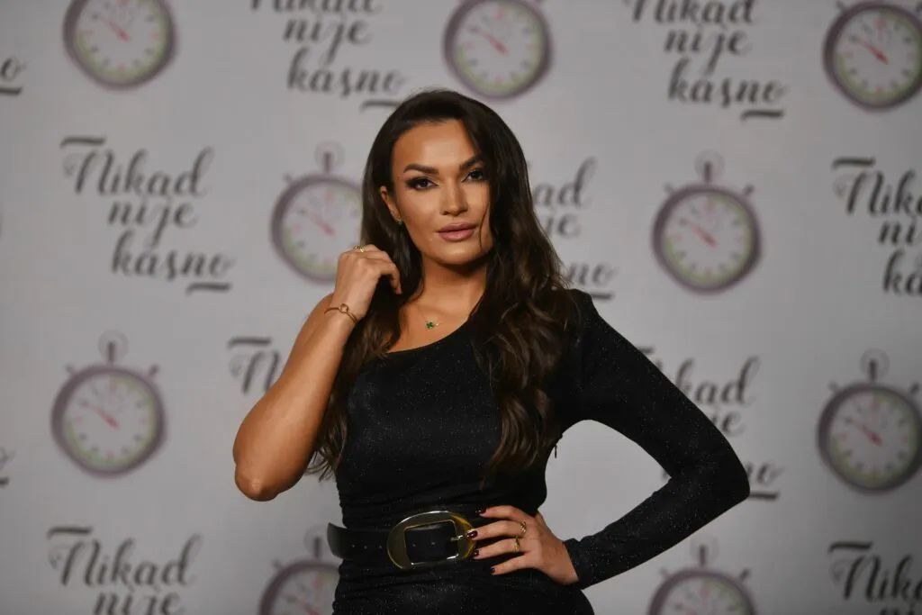 Tamara Milutinović održala spektakularan koncert u Brusu: Jednim gestom posebno oduševila publiku FOTO