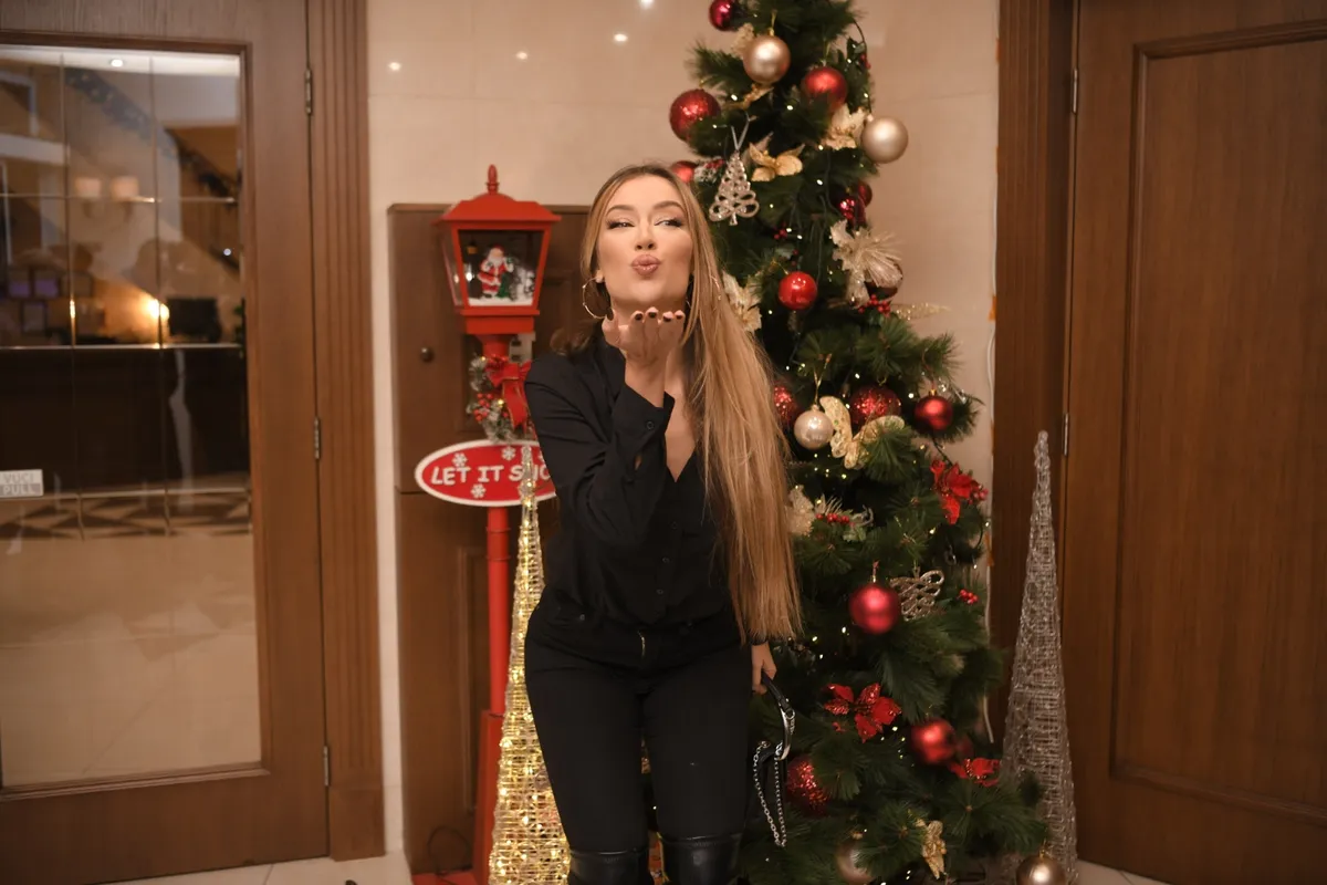 Vatromet na bini: Tei Tairović prekinut koncert u Bugarskoj, publika je ostavila bez reči jednim gestom