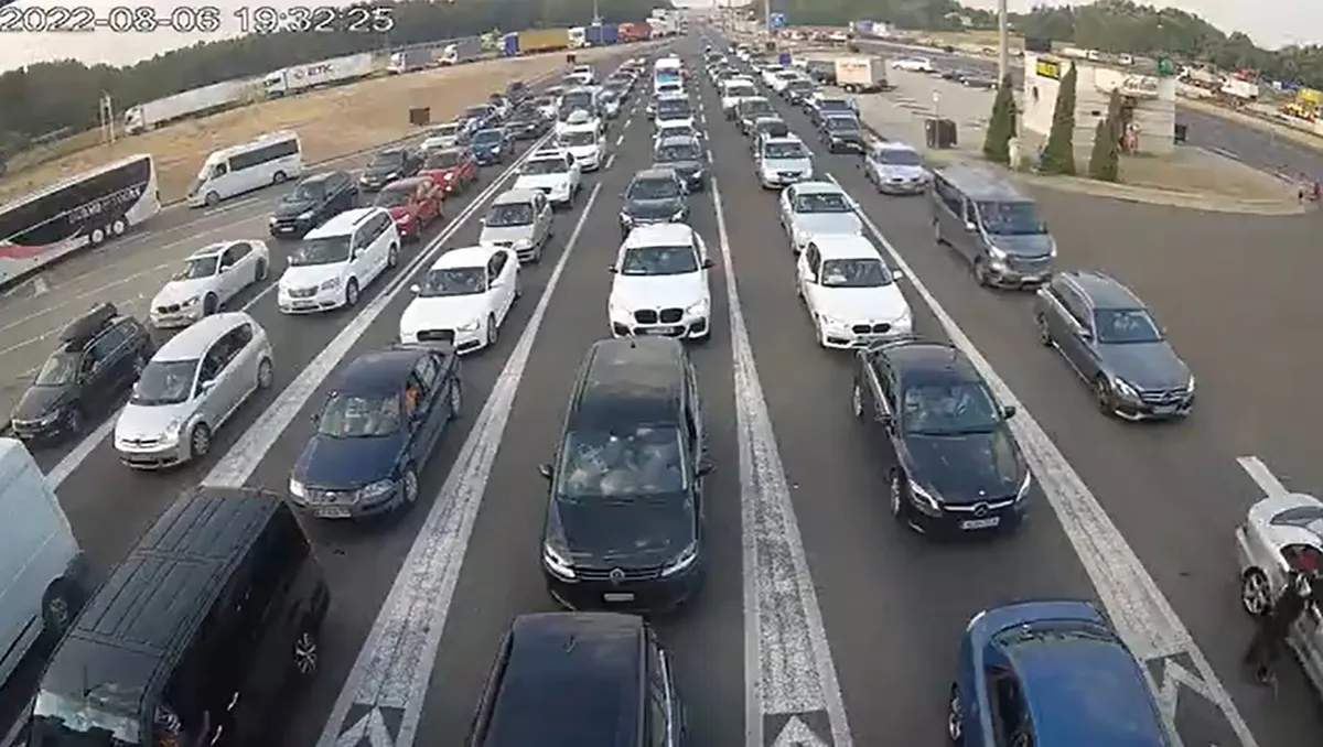 Na Batrovcima se od jutros čeka oko četiri sata