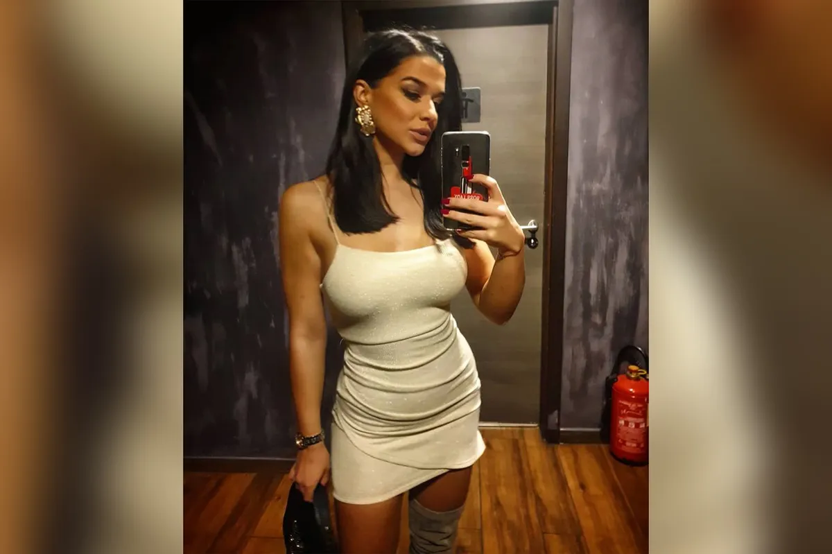 "Gledala sam tuču roditelja - to je nešto što nikome ne bih poželela": Naša pevačica o traumama iz detinjstva