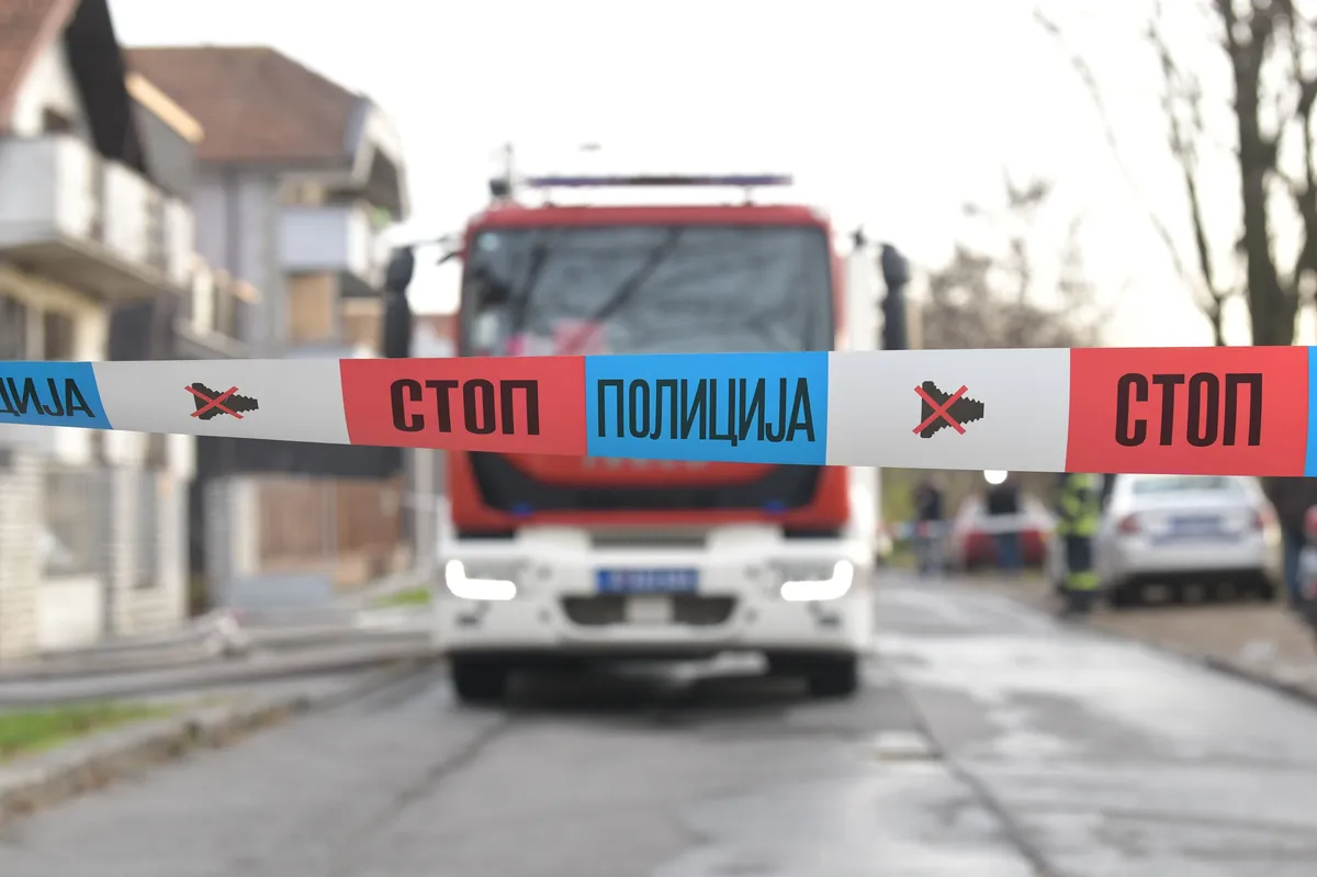 Veliki požar u Obrenovcu: Plamen "guta" stari mlin VIDEO